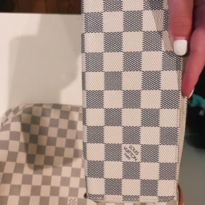 Lousi Vuitton clemence wallet rose ballerine